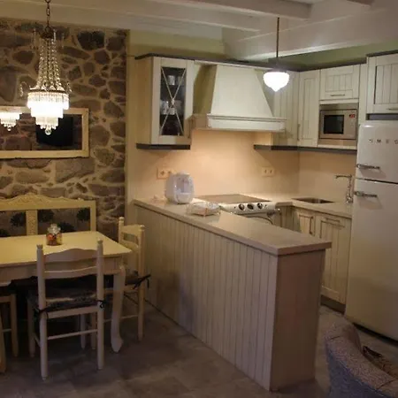 Semesterbostad Casa De Carmen Banera, Chimeneas De Lena Y Terraza *