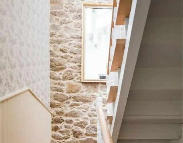 Casa De Carmen Banera, Chimeneas De Lena Y Terraza Corcubión