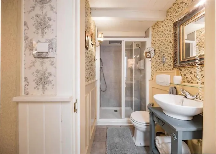 Casa De Carmen Banera, Chimeneas De Lena Y Terraza