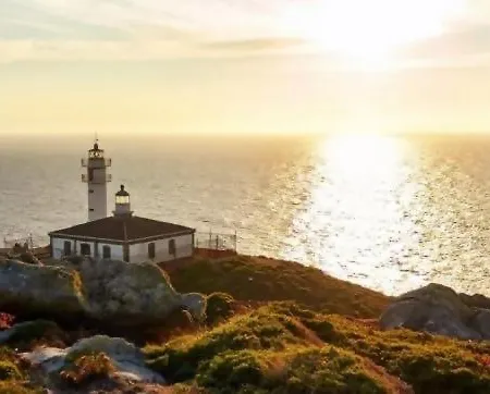 Casa De Carmen Banera, Chimeneas De Lena Y Terraza * Corcubion